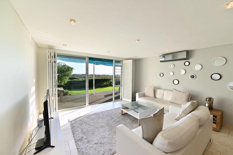 To Let 3 Bedroom Property for Rent in Dolphin Beach Western Cape